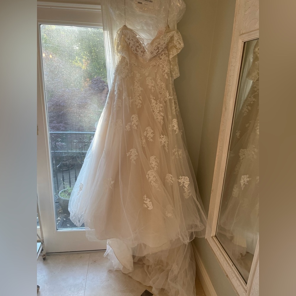 Maggie Sottero ‘Bree’ Wedding Dress, Ivory 12